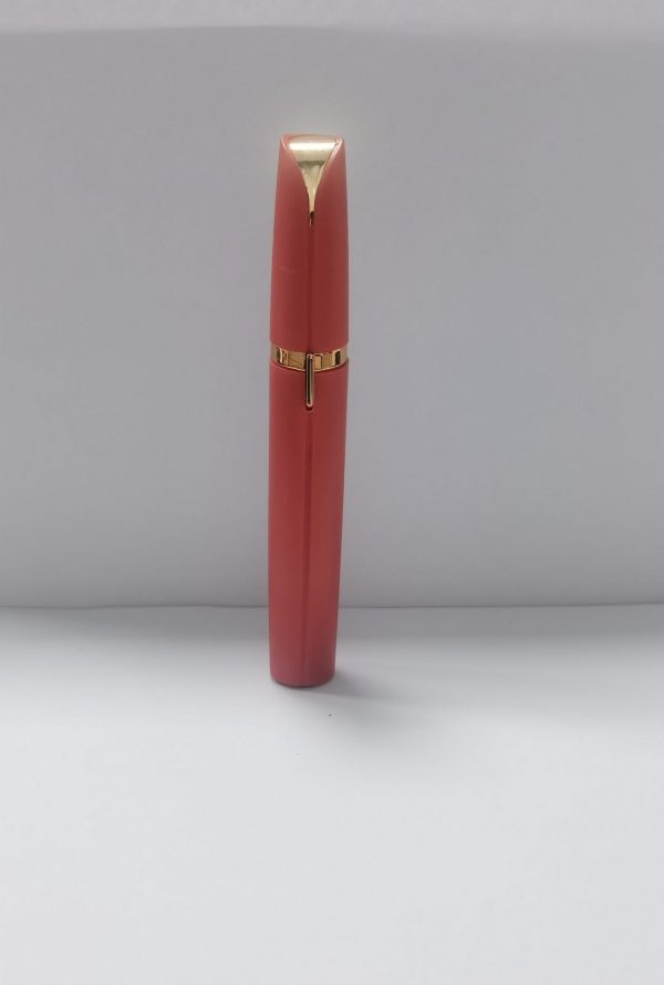 Mini recortador eléctrico de cejas y lápiz labial - Image 8
