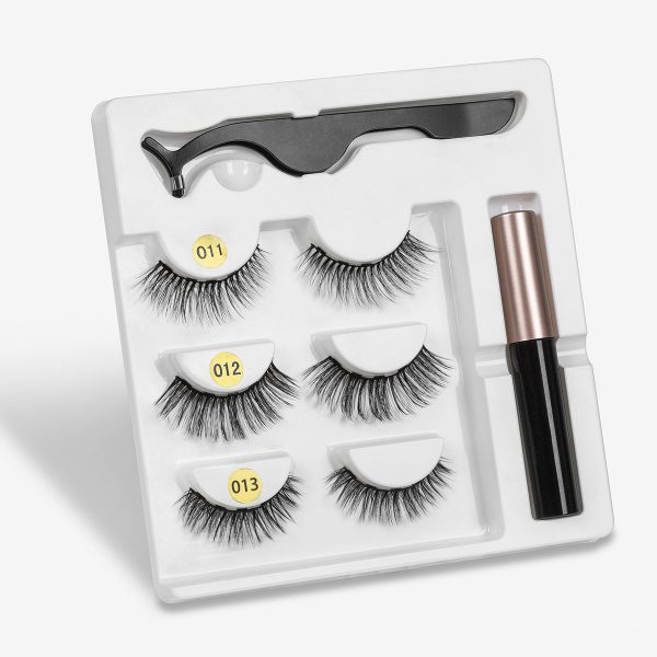 A Pair Of False Eyelashes - Image 3