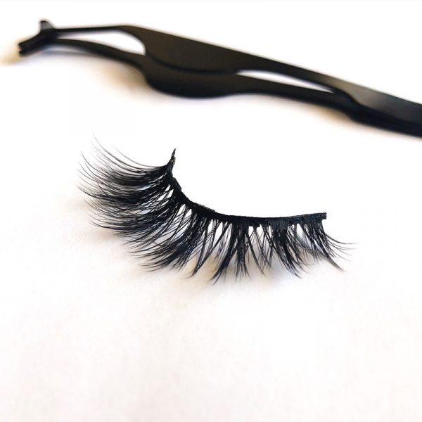 A Pair Of False Eyelashes - Image 2